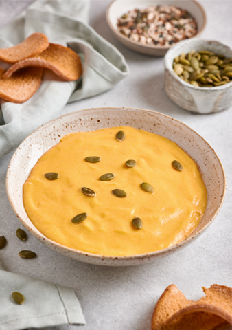 Легкий и нежный суп из тыквы с добавлением ароматных трав